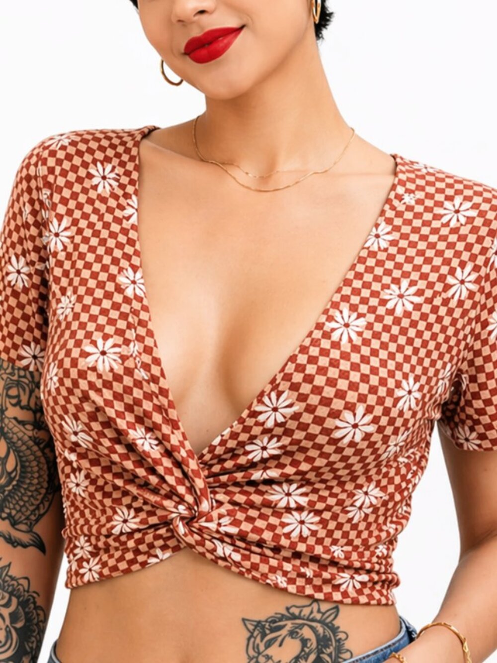 Large crop top. Short sleeve tee plunging v-neck, twist front. Y2K Streetwear
